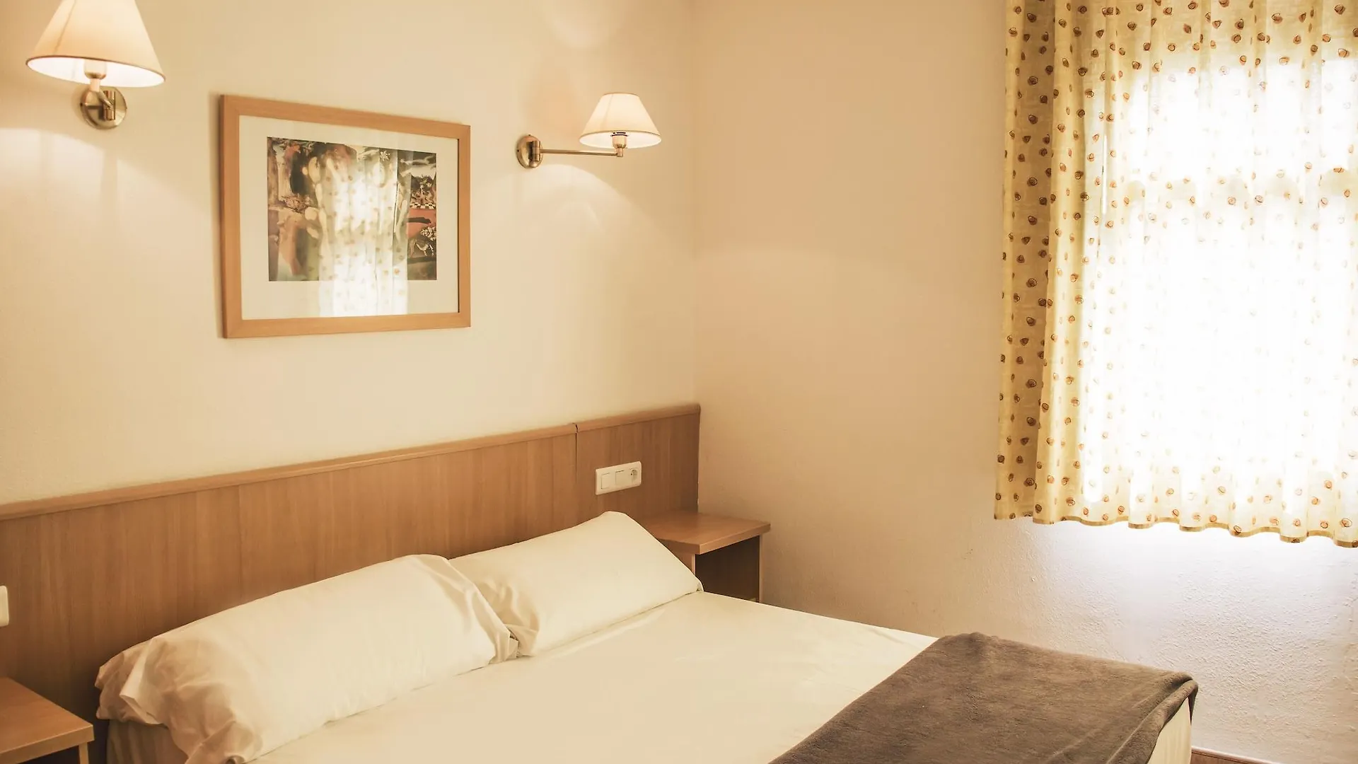 Pins Platja Apartments Cambrils