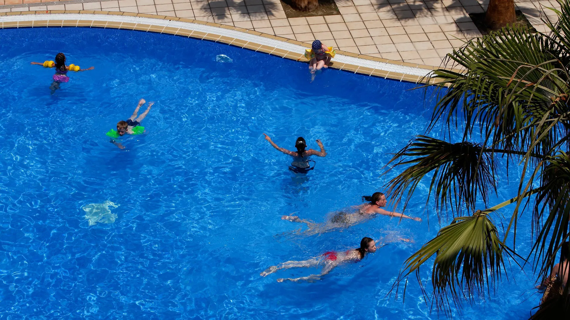 Pins Platja Apartments Cambrils