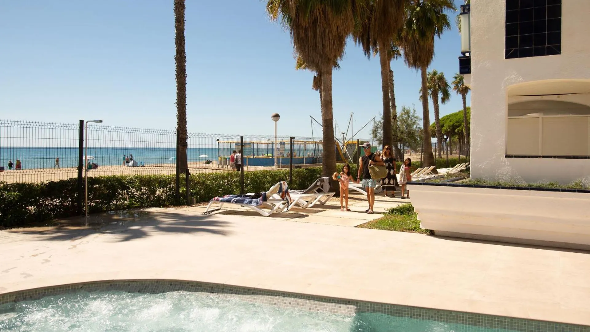 Pins Platja Apartments contacts